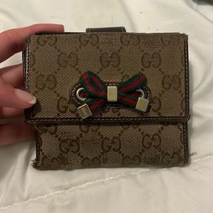 gucci wallet